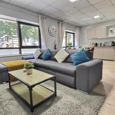 Downtown Cozy 2 Bedrooms Public Parking