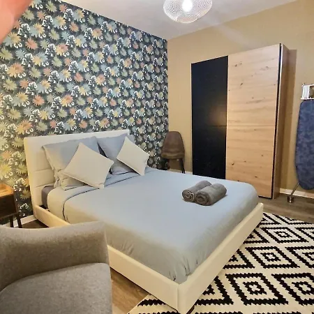 Downtown Cozy 2 Bedrooms Public Parking *