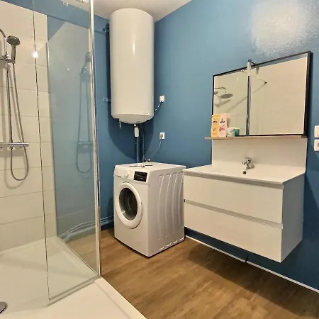 Downtown Cozy 2 Bedrooms Public Parking Апартаменты Ле-Ман