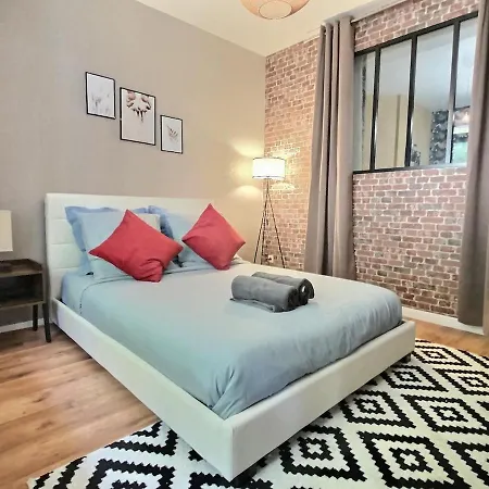 아파트 Downtown Cozy 2 Bedrooms Public Parking