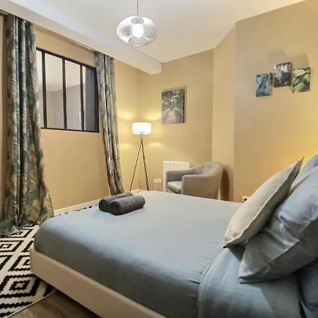 Downtown Cozy 2 Bedrooms Public Parking *