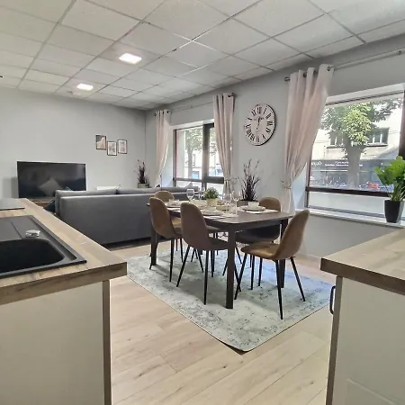 Downtown Cozy 2 Bedrooms Public Parking 아파트 르망